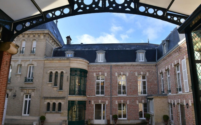 hotelImage