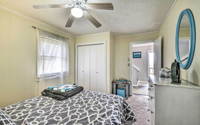 Hatteras-style Salvo Home - Walk to Shore!