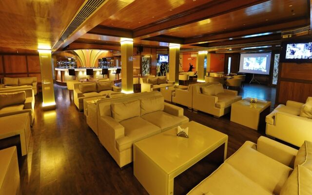 Metro Grand Hotel