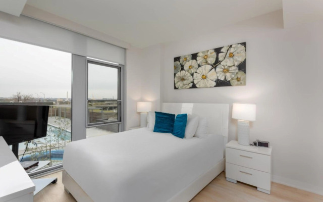 Global Luxury Suites Crystal City