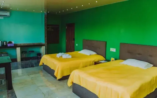 Санни Резорт