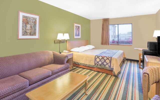 Super 8 By Wyndham East Moline