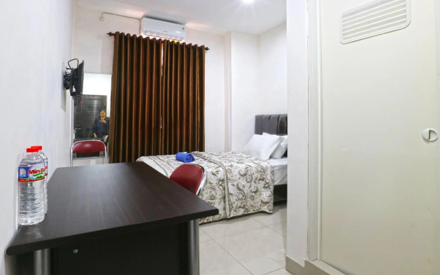 Saloka Guest House by ZUZU