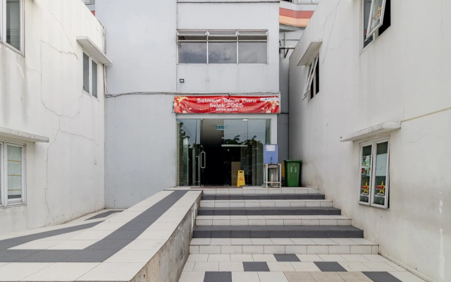RedLiving Apartemen Riverview Residence - UV Rooms Tower Mahakam with Netflix