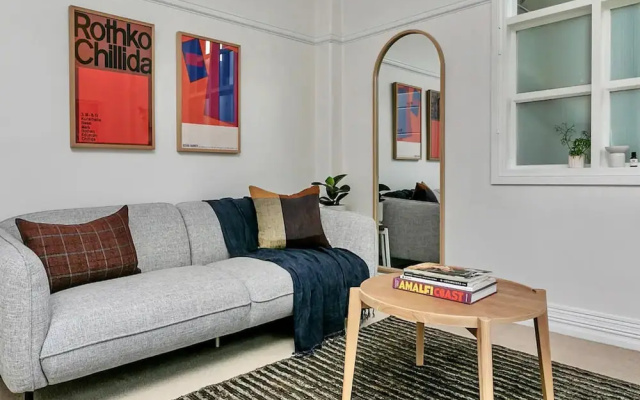 Heart Of The City Apartment In Heritage Building – Guest Rooms – Auckland