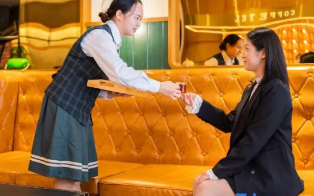 James Joyce Coffetel (Changning Fortune Plaza) – People – Yibin