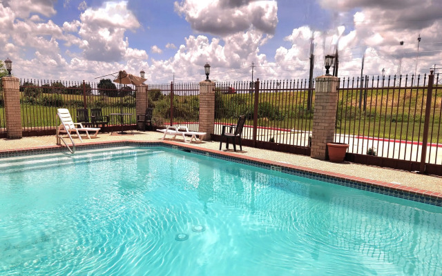 Days Inn by Wyndham Navasota