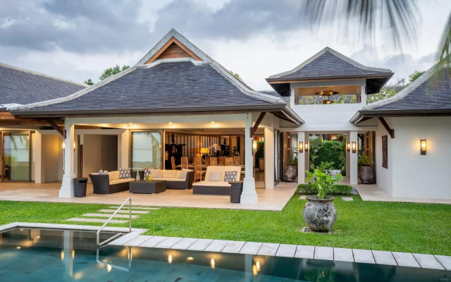 Miskawaan Beachfront Villas