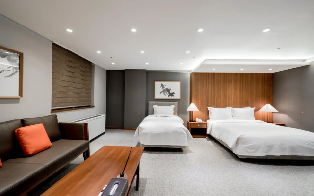 Oriens  & Residences
