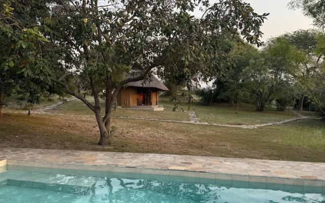 Bwana Tembo Safari Camp