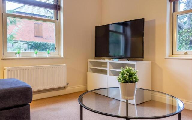 Apartment 4 Hillbrook House, Malvern - Guest Homes
