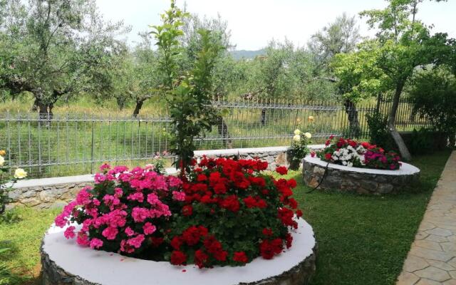 Eleni's Holiday Home