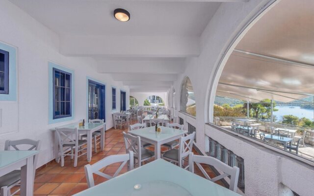 Adrina Beach Hotel