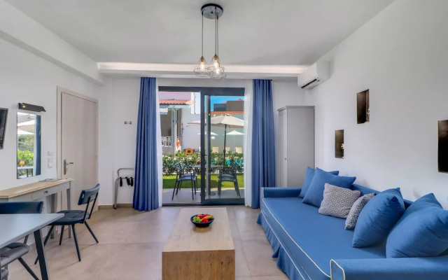 Theros Villas & Suites