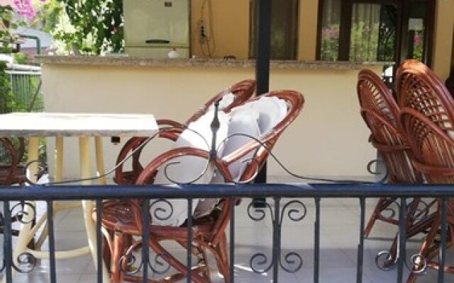 Yalcin Apart Otel Icmeler