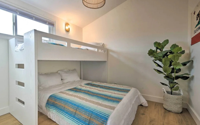 Chic & Central Ventura Home - Walk to Beach!