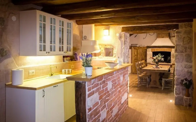 Villa Falcon Rook