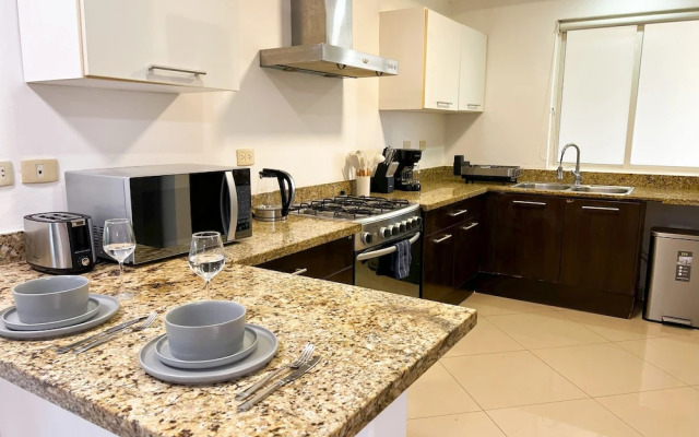 Relajate hermoso jardín y 2 piscinas