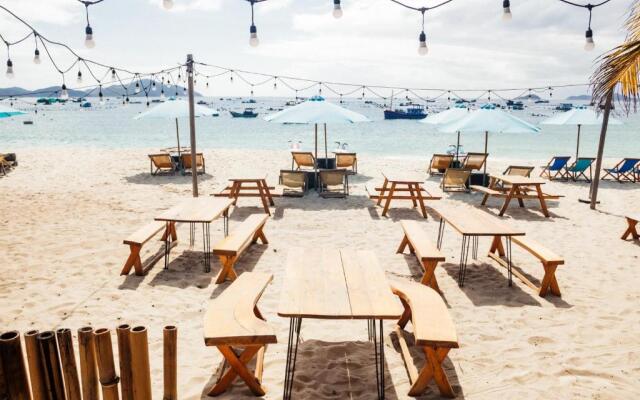 Villa Đảo Hoa Vàng Cam Ranh - Venue Travel