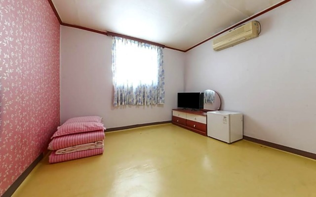 Seorak Mountain Cabin