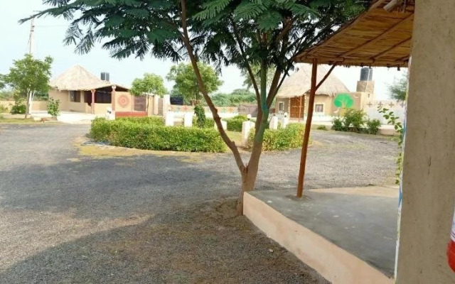 Rann Knadhi Resort