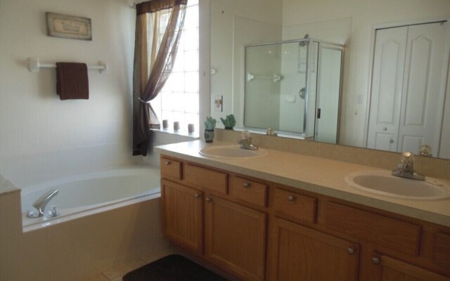 3 Bedroom, 2 Bath Disney Pool Home!