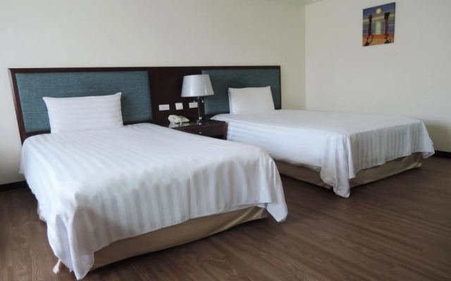 Hotel June