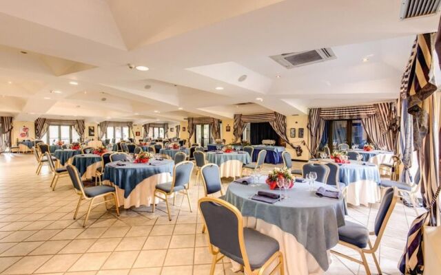 Marina Club Hotel