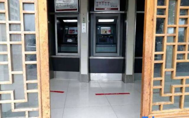 Huihe Water Margin Hotel (Guangfeng Passenger Transport Center Branch)