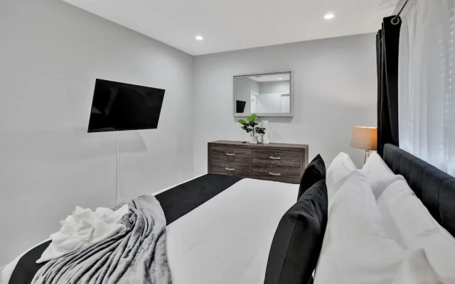 Renovated 5 Br Home with Heated Pool