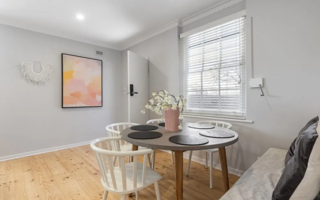 Beachside House With Garage and Outdoor Space – Guest Rooms – Adelaide