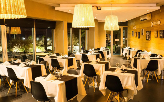 Costa Colonia - Riverside Boutique Hotel