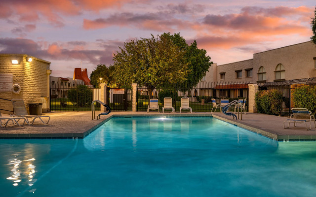 Old Town Treasure by Avantstay Central Location