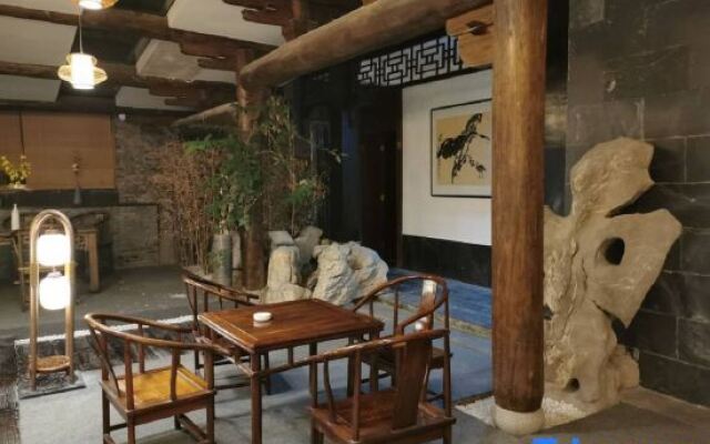 Yangzhou Huafang Fengqing Hotel