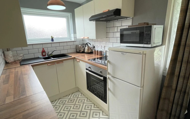 Sea Breeze Holiday Chalet, Convenient for Beach