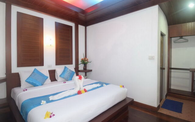 Lanta Long Beach Hostel
