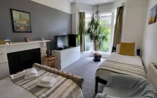 Aremo Room 1