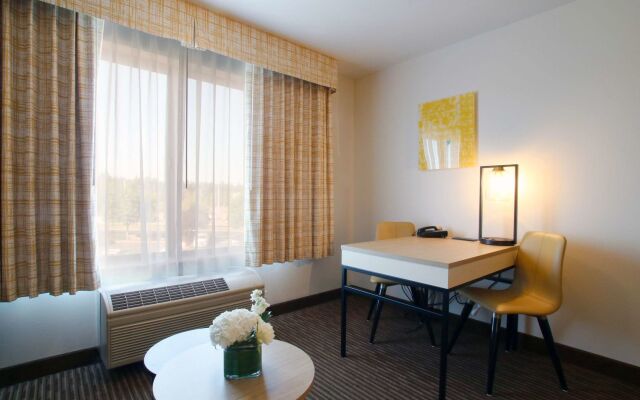 Oxford Suites Spokane Valley