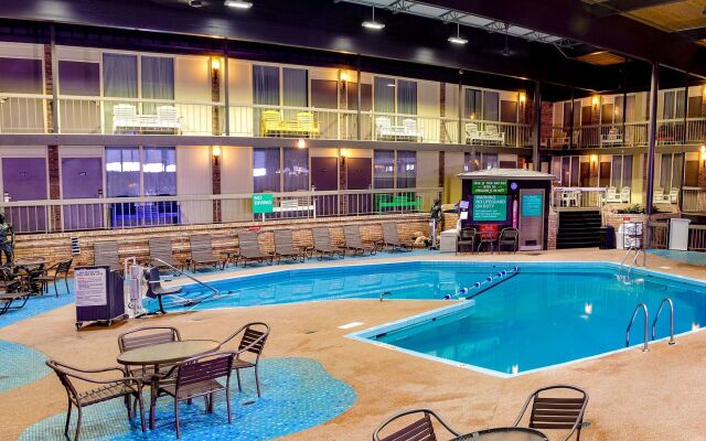 Park Inn by Radisson Sharon