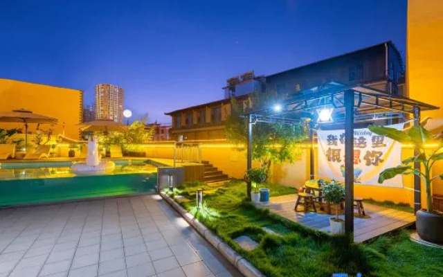 Jiufu Hotel (Jianshui Zitao Street Branch)