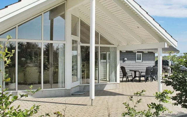 Tranquil Holiday Home in Væggerløse near Sea