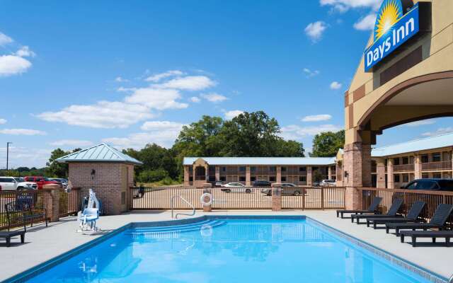 Days Inn by Wyndham Conway