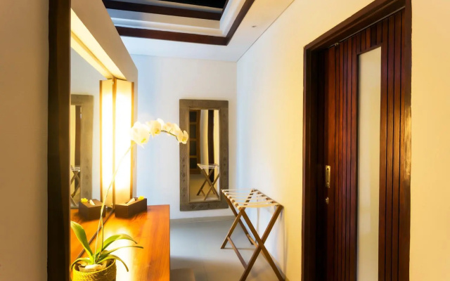 Villa by the Beach – Guest Rooms – Kuta