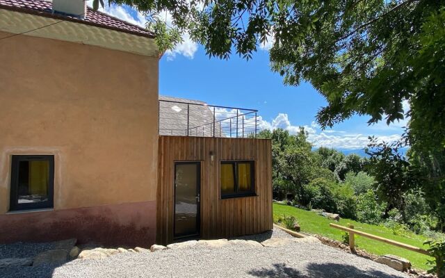 La Petite Maison Basse Corréo