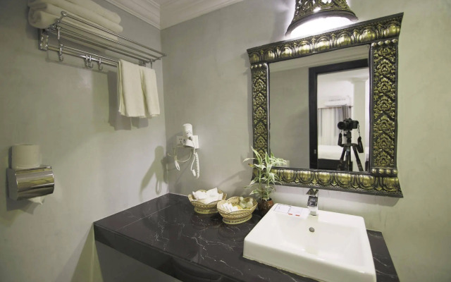 Popular Hotel & Spa
