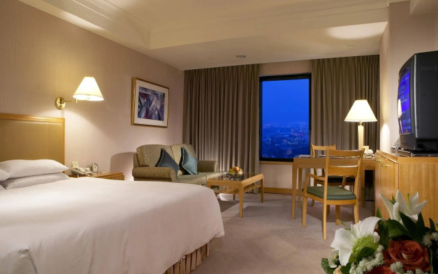 85 Sky Tower Hotel