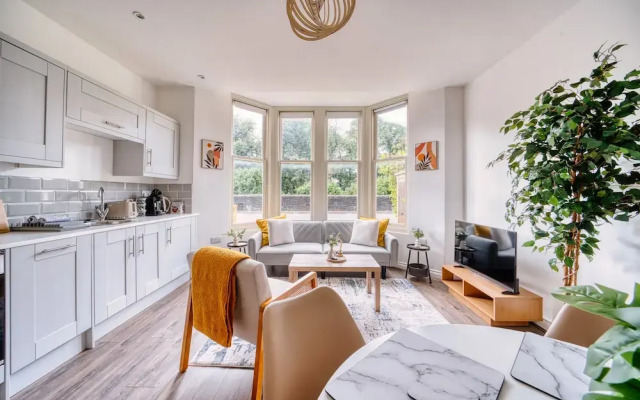 Stunning 2 Bed by the City Centre & Bute Park