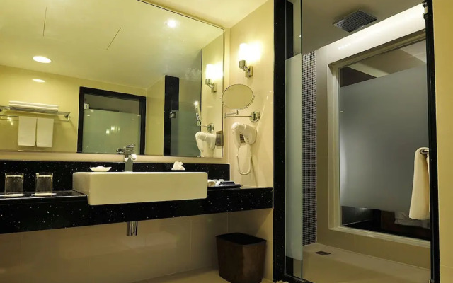 Cozy Marina Court Condominium