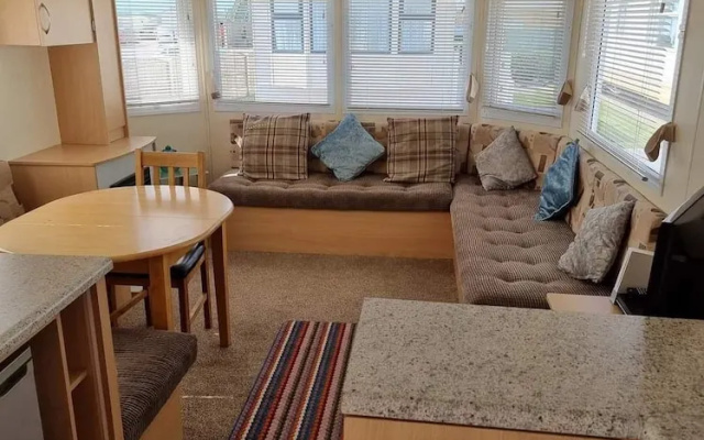 Beautiful 2-bed Caravan in Abergele Town