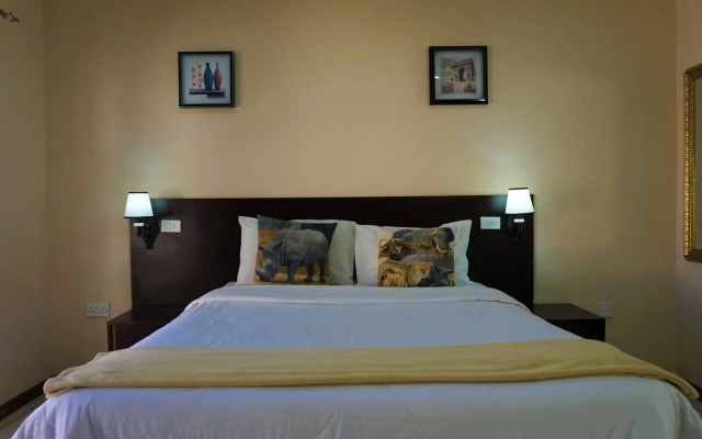 Tasha Lodge and Tours